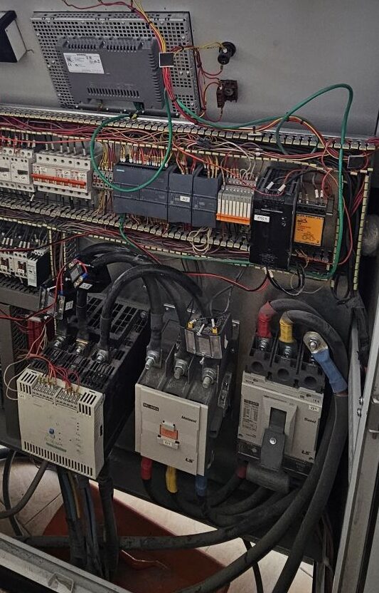 سیستم کامل کنترل سنگ شکن با پی ال سی زیمنس
